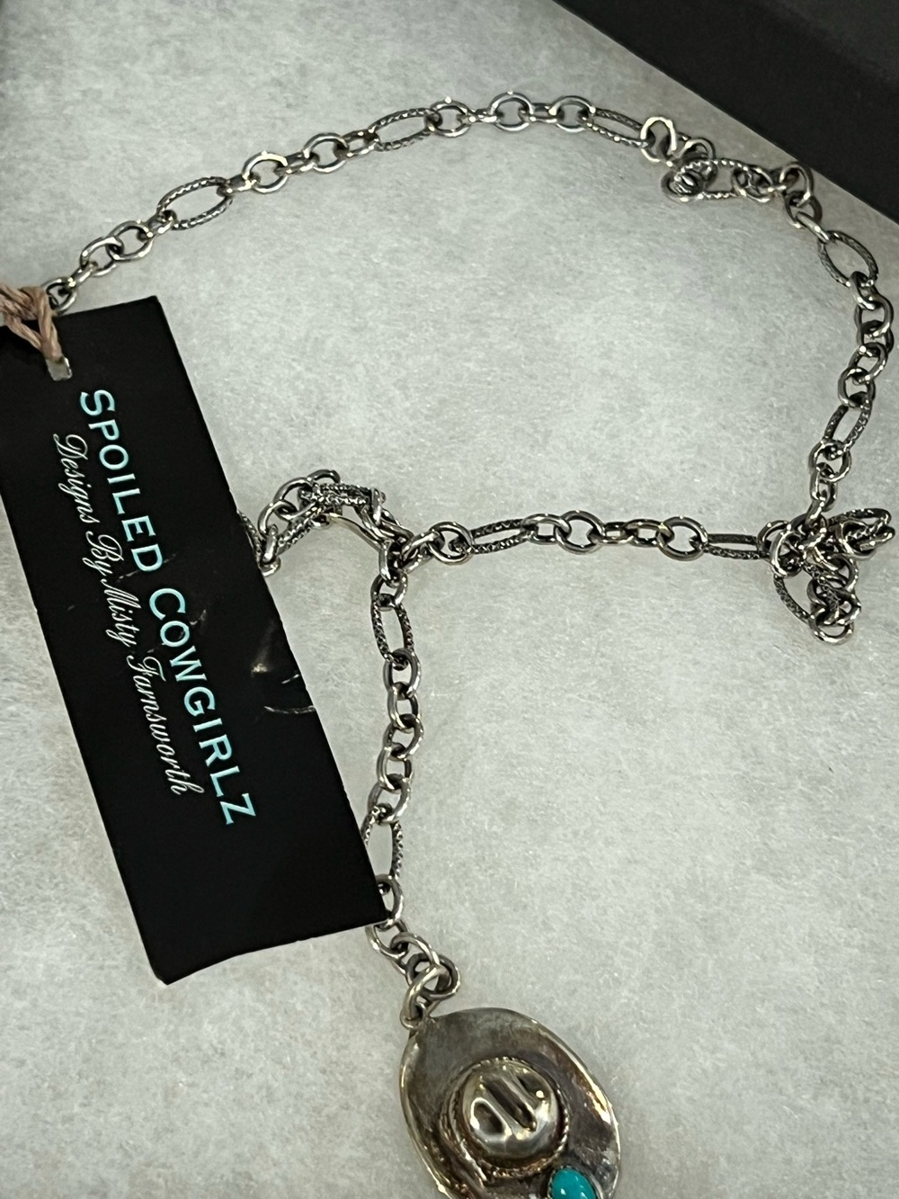 Spoiled Cowgirlz Cowgirl Hat Necklace - NWT - Picture 7 of 11